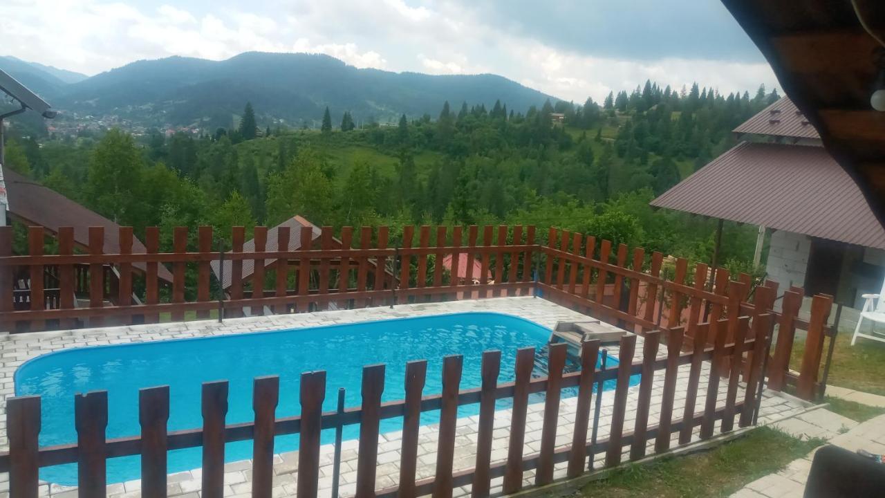 Біля Лісу Шале З Двома Спальнями Slavske Luaran gambar