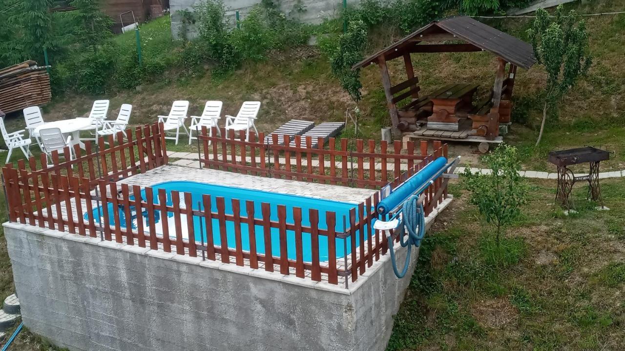 Біля Лісу Шале З Двома Спальнями Slavske Luaran gambar